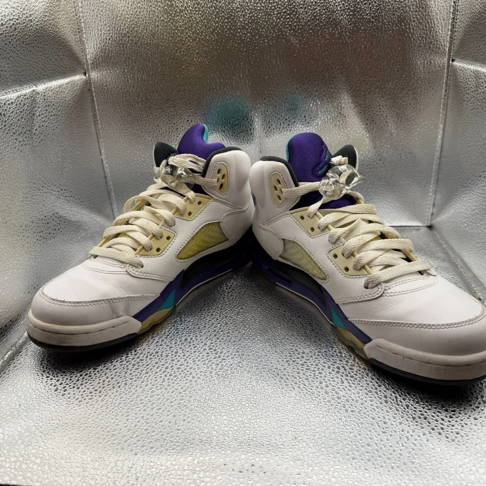 Size 6Y Jordan 5 Retro 2013 Mid‎ Grape White Boys Athletic Sneakers 440888-108